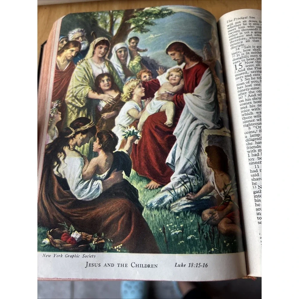 Vintage 1953 Leather Holy Bible Revised Standard Version Nelson Leather Bond‎